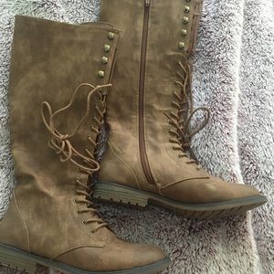 lace up boots